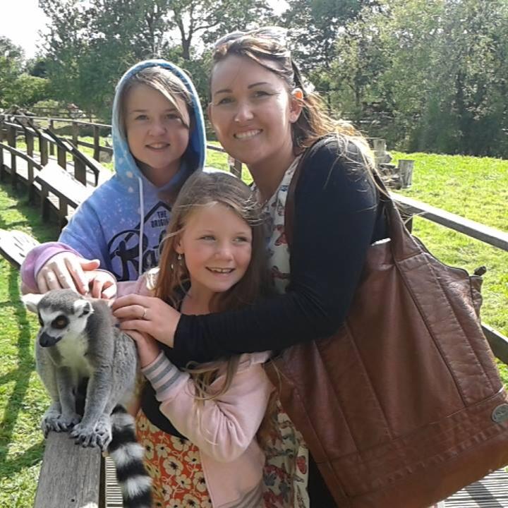 Rhian Jervis with her two daughters